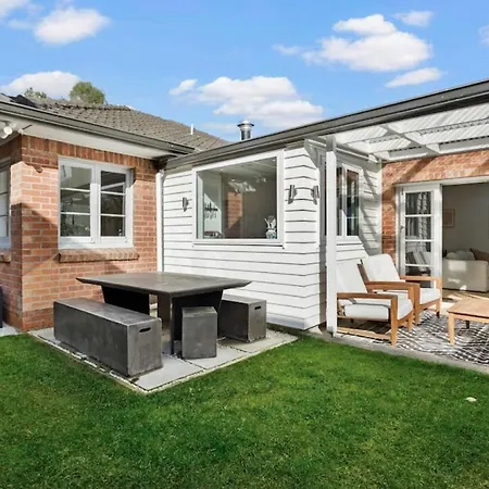 Renovated Character Central Home - Wifi & Netflix
